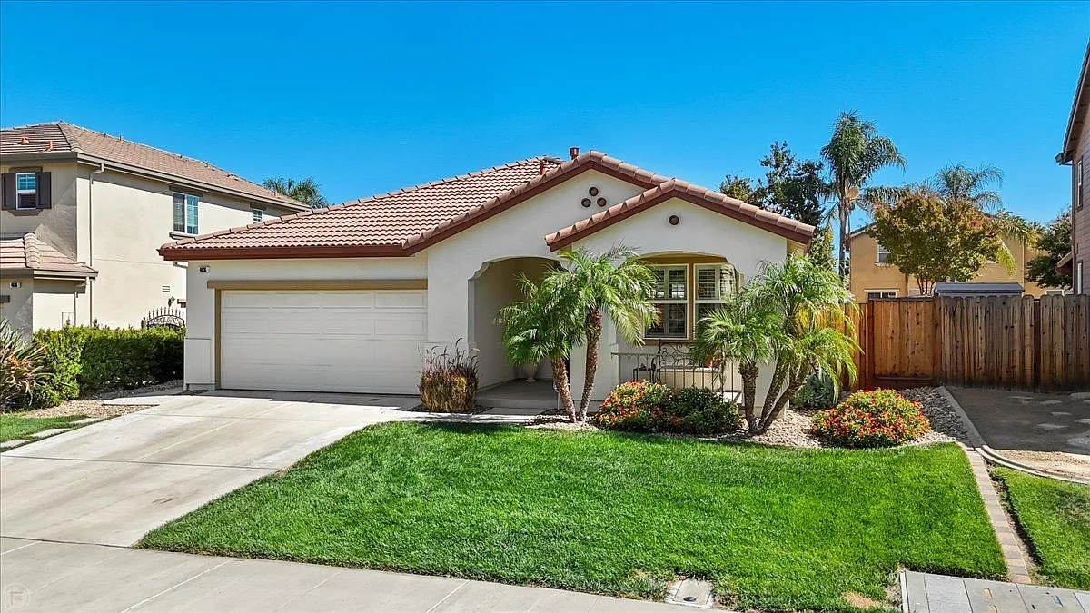 4636 Citrus Way photo 1