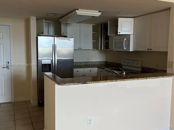 19501 W Country Club Dr APT 611, Aventura, FL 33180
