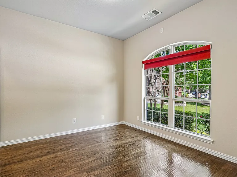 1828 Houghton Dr — Photo 36