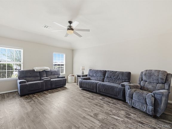 4th image of 14708 S Hickory Cir