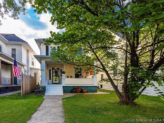 3rd image of 1837 E Oak Street