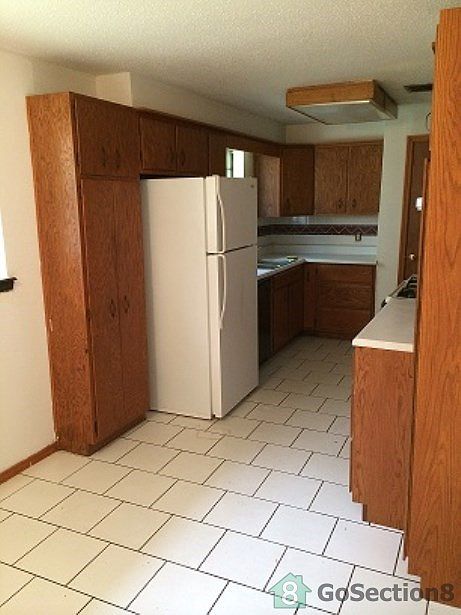 2nd image of 2700 SE 49th St