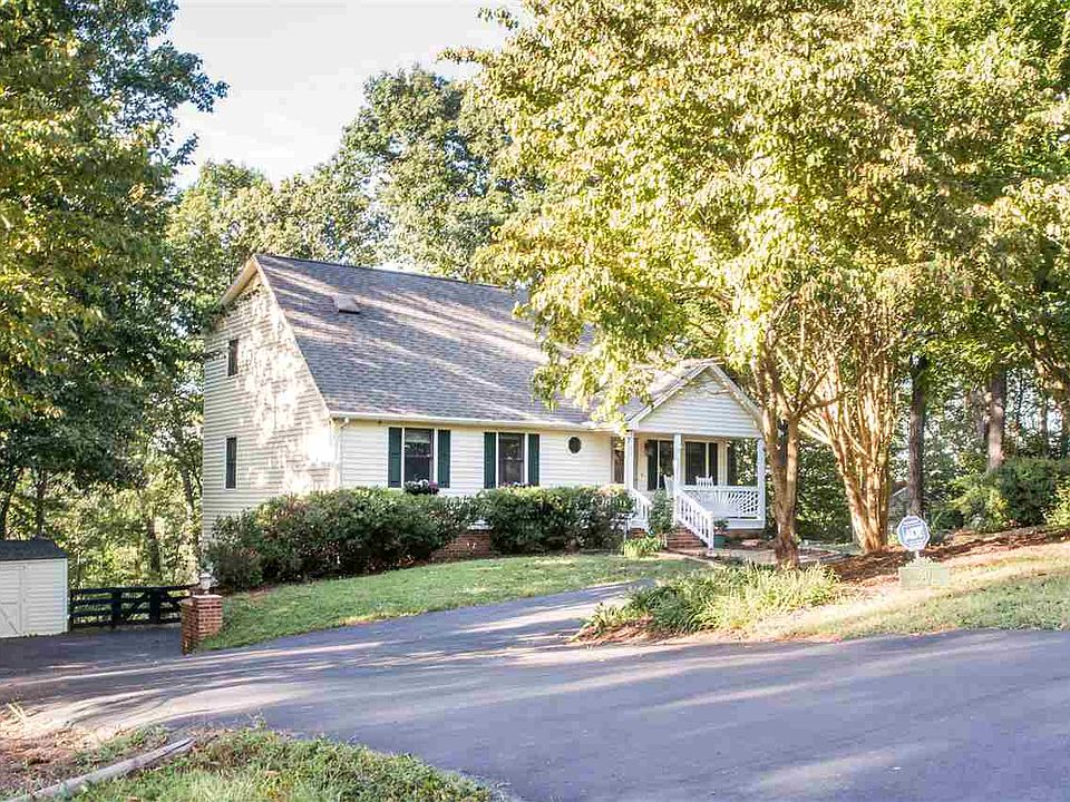 2nd image of 50 Chippewa Ln