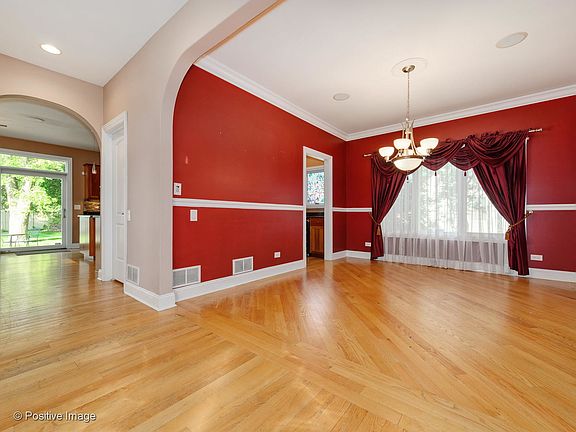 4th image of 1740 Farwell Ave
