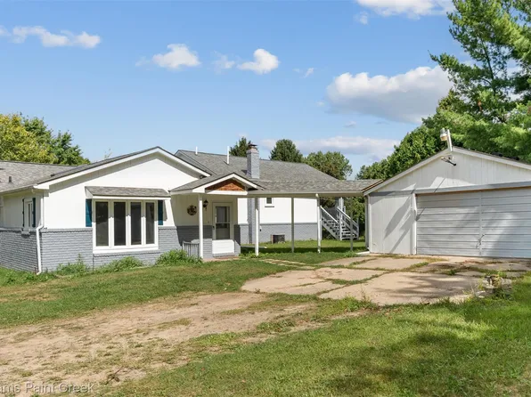 990 N Oxford Rd, Oxford, MI 48371