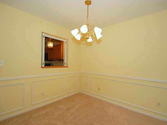 3rd image of 102 Pinebrook Dr #102