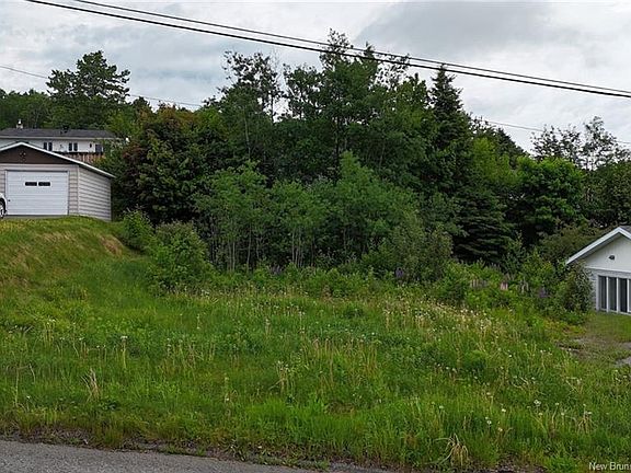 4th image of 85 Cormier Rd