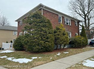 735 N Burgher Ave, Staten Island, NY 10310