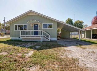 2738 E Blaine St, Springfield, MO 65803