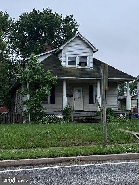 1st image of 718 Revolution St