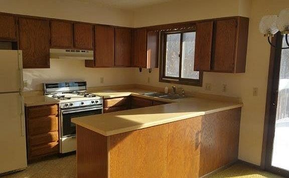 2nd image of 1613 Lacota Ln
