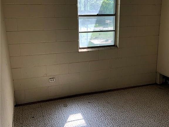 5th image of 136 Mulberry Dr