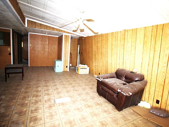 4th image of 205 N Commercial Ave #11