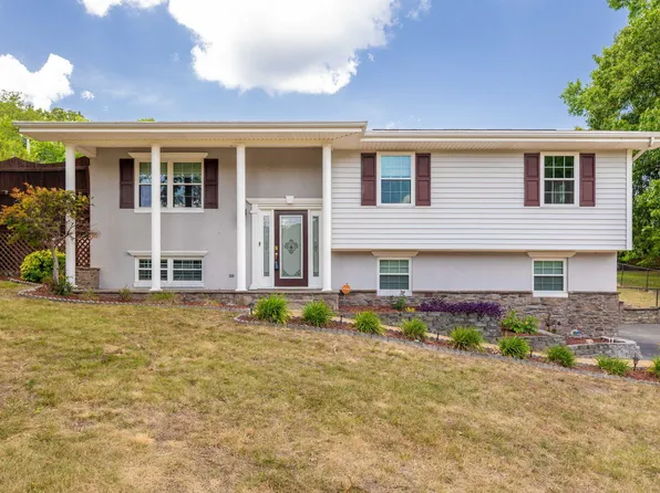 2511 Hunt Heights Dr, Soddy Daisy, TN 37379