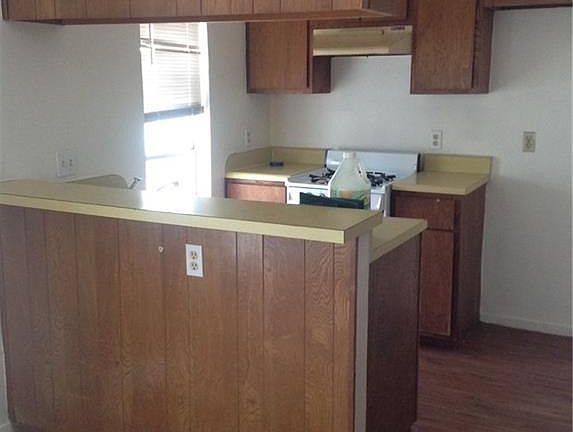 3rd image of 105 E 31st St APT 201