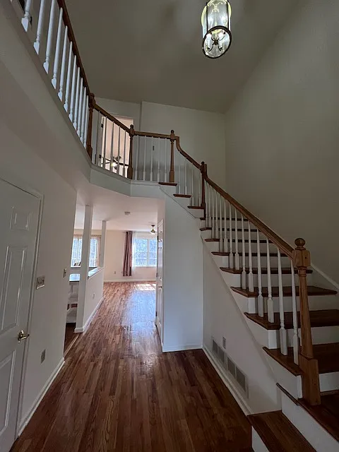3 bed, 3.5 bath, 1572 sqft, $1,995 — Photo 4