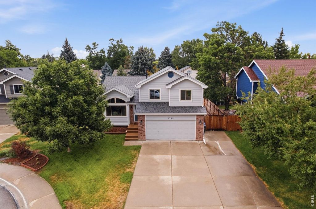 2342 Hampshire Ct