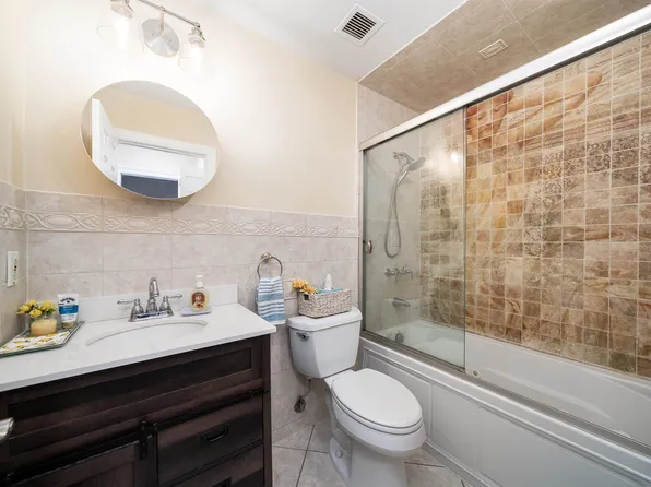 201 Shearwater Ct West image 11 of 29