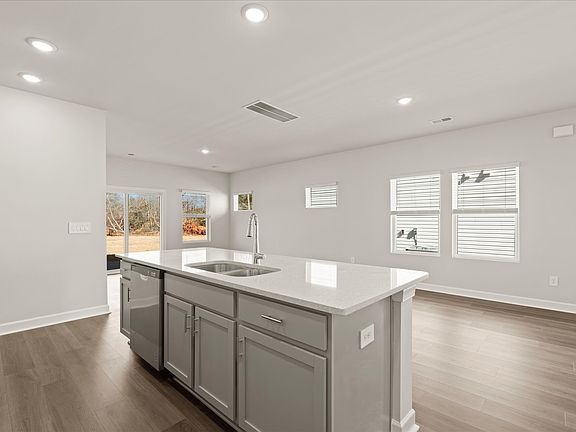 Welcome to the Roswell floorplan at The Farm at Wells Creek - Heritage Collection.