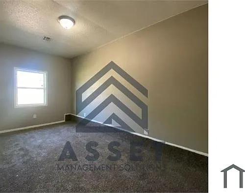 1612 Melinda Ln — Photo 13