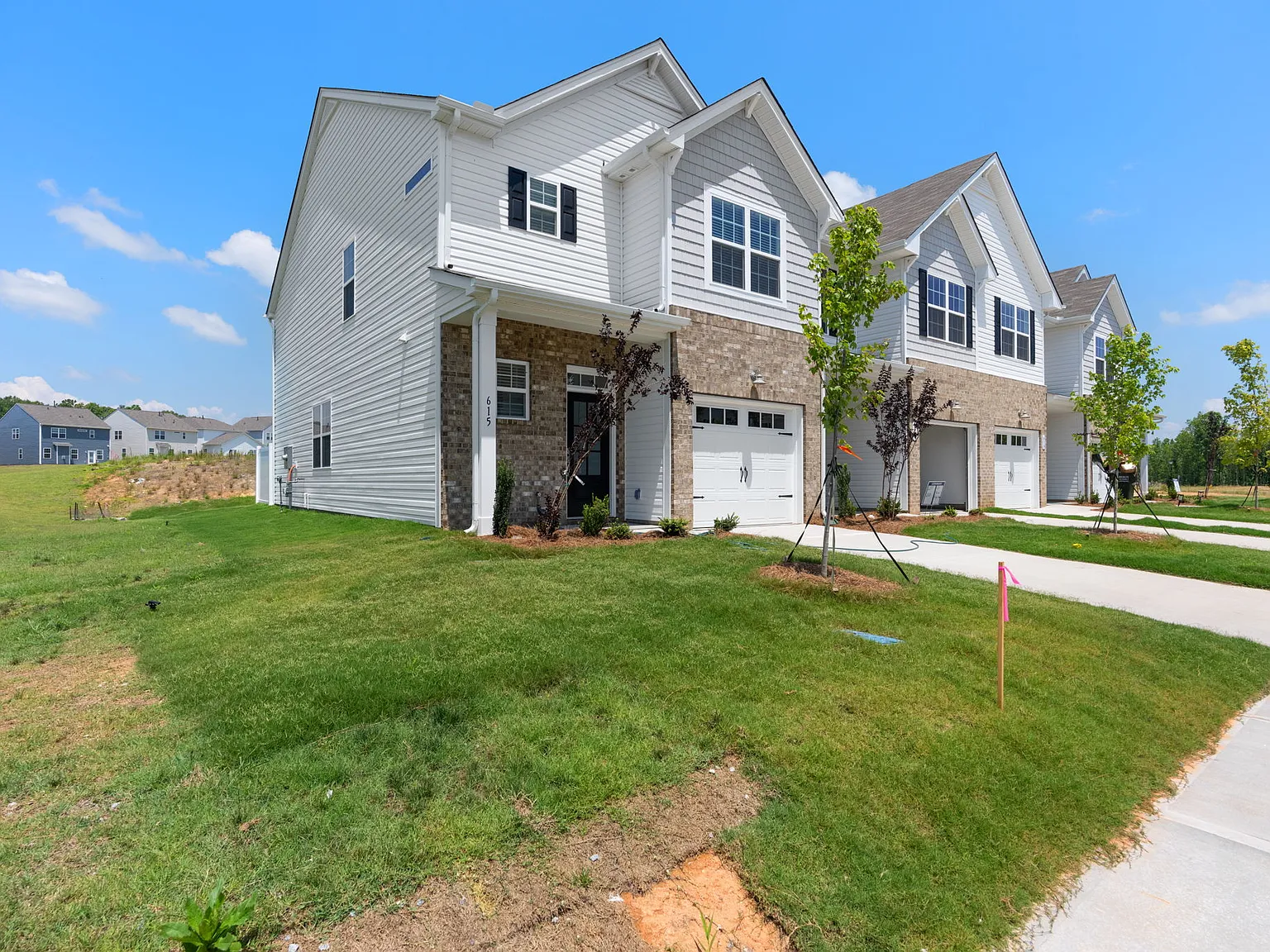 3 bed, 2.5 bath, 1634 sqft, $1,800 — Photo 2