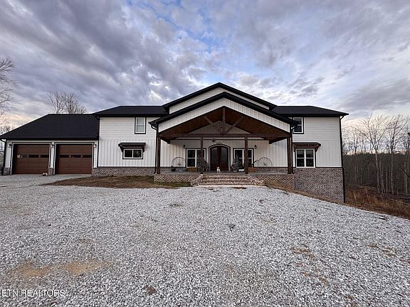 2nd image of 3677 Helenwood Loop Rd