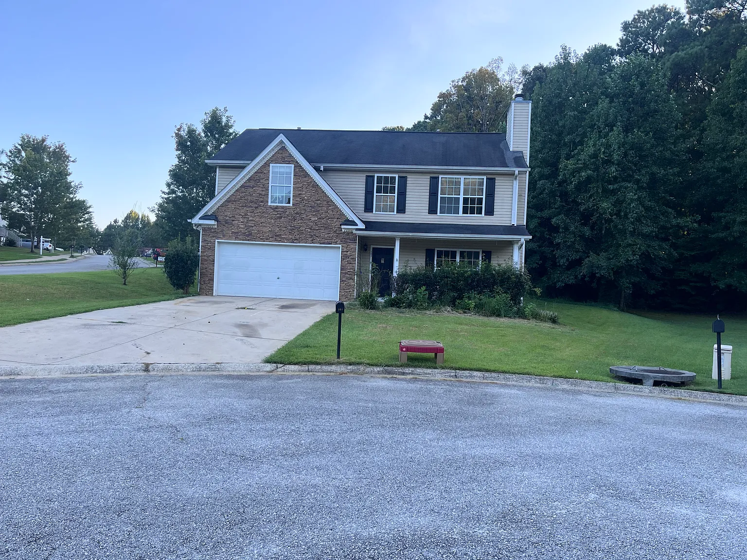 4 bed, 1892 sqft, $2,300 — Photo 1