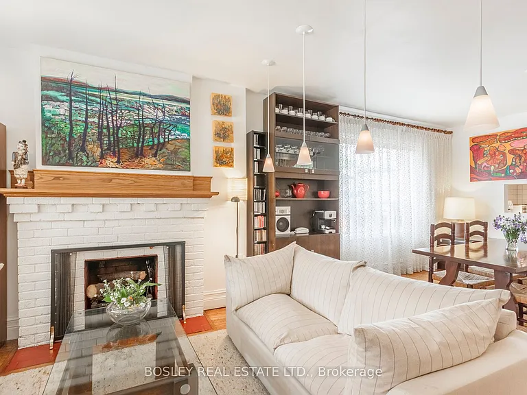 22 Martin Cres — Photo 8