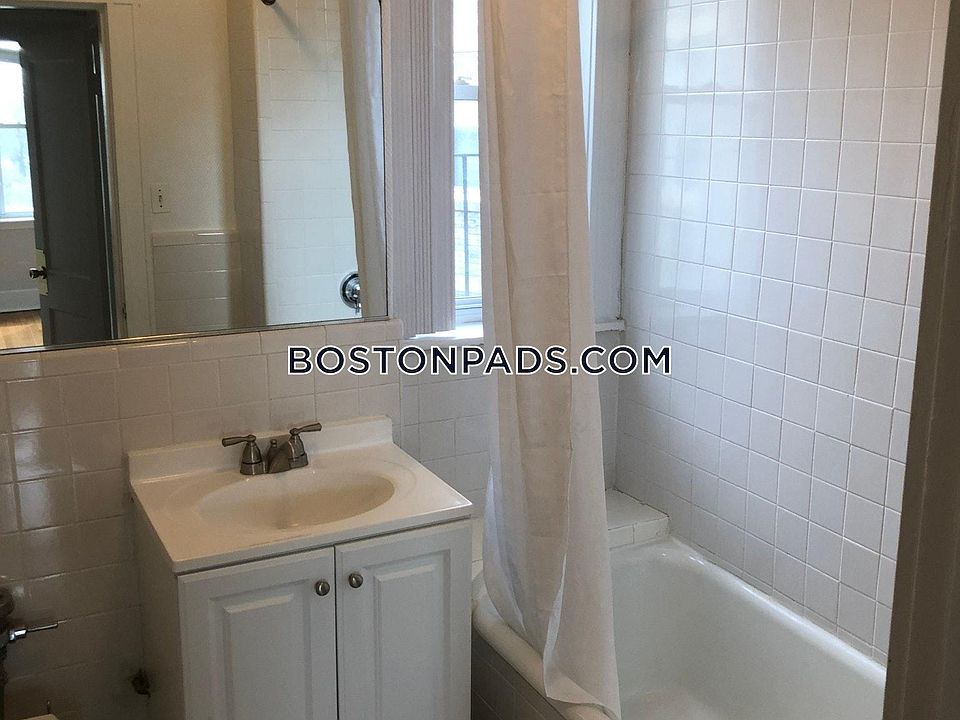 2nd image of 143 Park Dr #2S