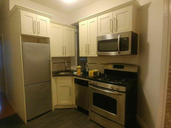 3rd image of 202 W 80th St APT 1W