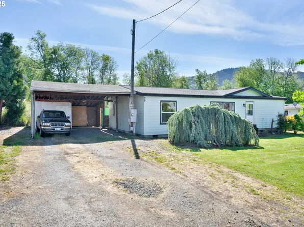 38 N Hyland Ln, Lowell, OR 97452