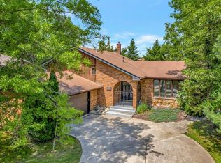 8858 W 98th Pl, Palos Hills, IL