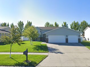 4228 38th Ave S, Fargo, ND 58104