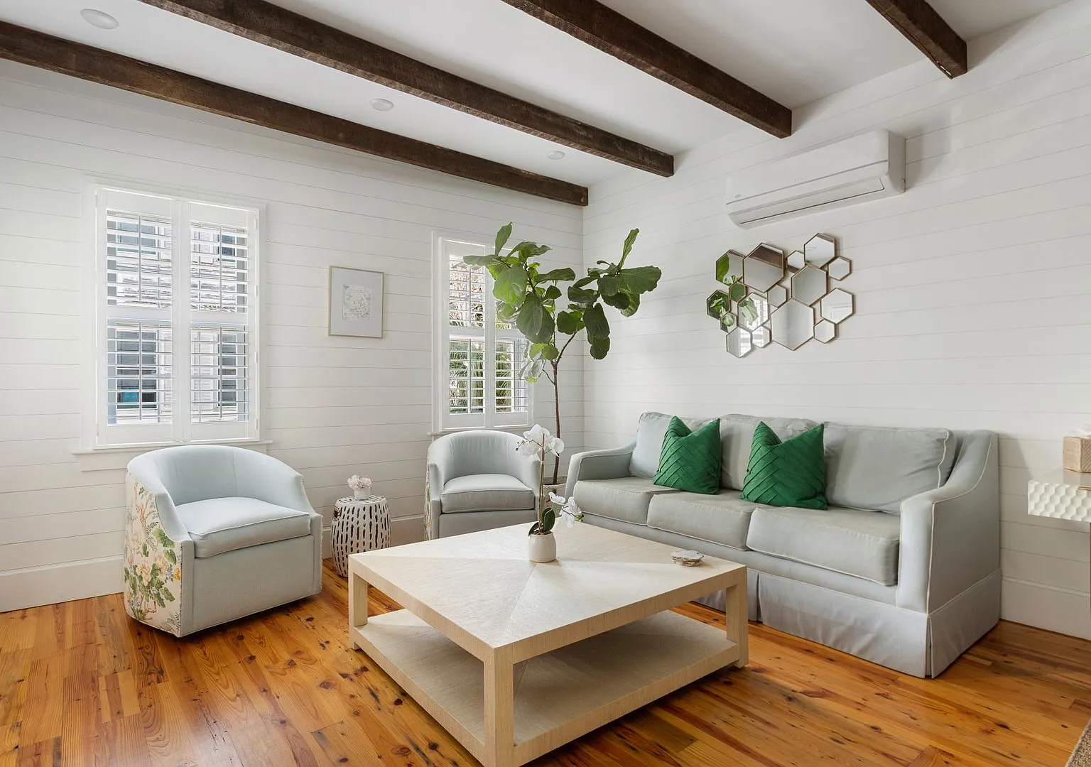 The Camellia- 10 Sires Street — Photo 1