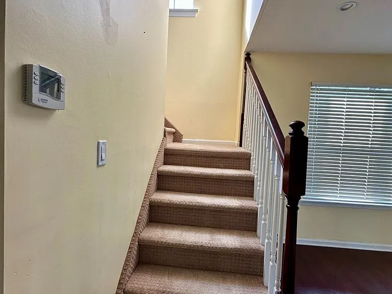 435 Meade Ct — Photo 8
