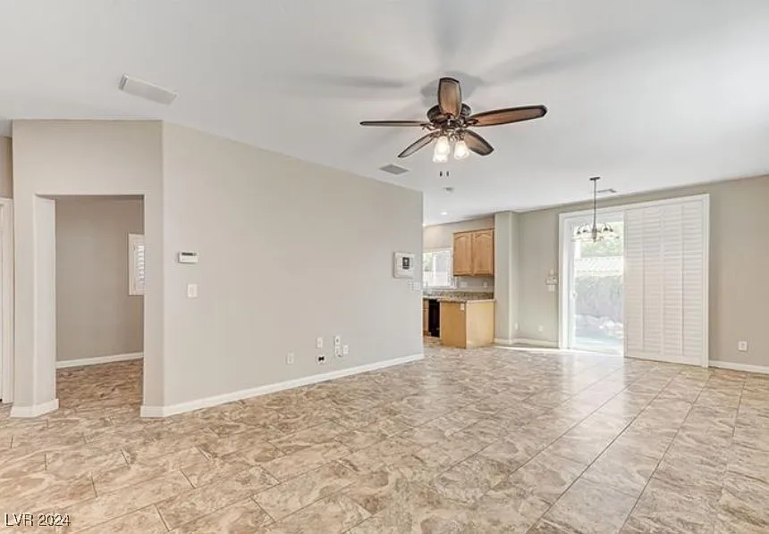 4 bed, 2.5 bath, 2045 sqft, $2,699 — Photo 4