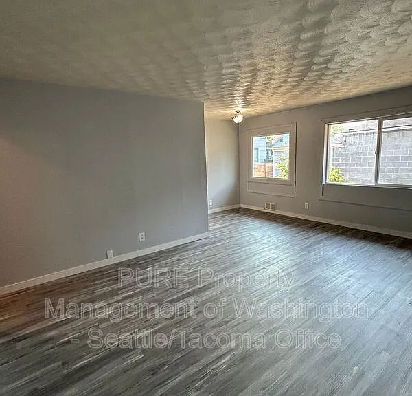 721 S Ainsworth Ave — Photo 10