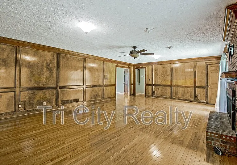 630 Hawthorne Pl — Photo 13