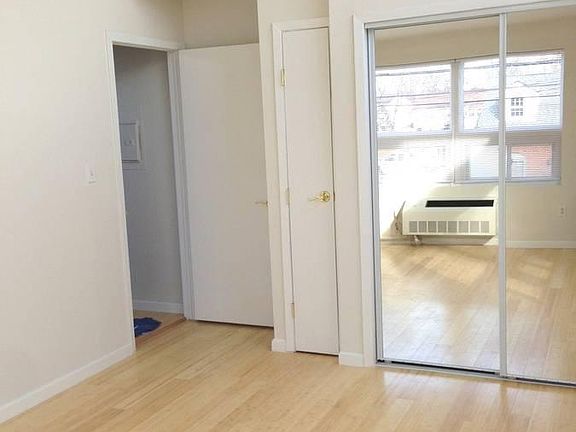 4th image of 340 Maple Ave #2M