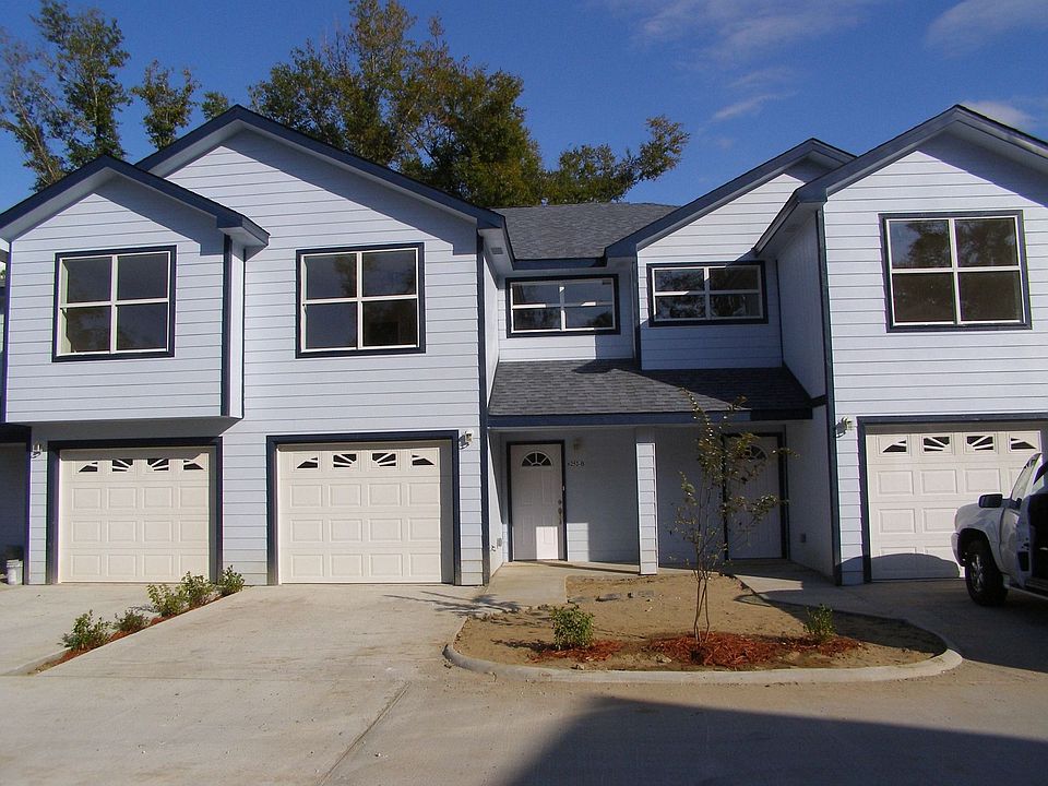 Brand New triplex w/garages