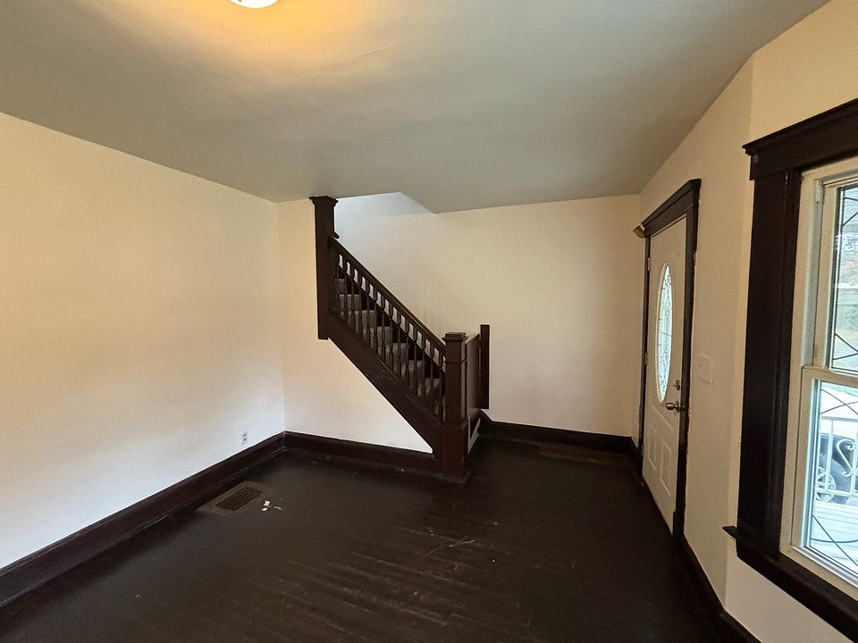 1st image of 2203 Willowdale Ave
