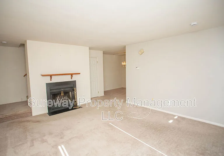2147 Harbour Dr — Photo 8
