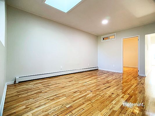 5th image of 293 Tompkins Ave APT 4