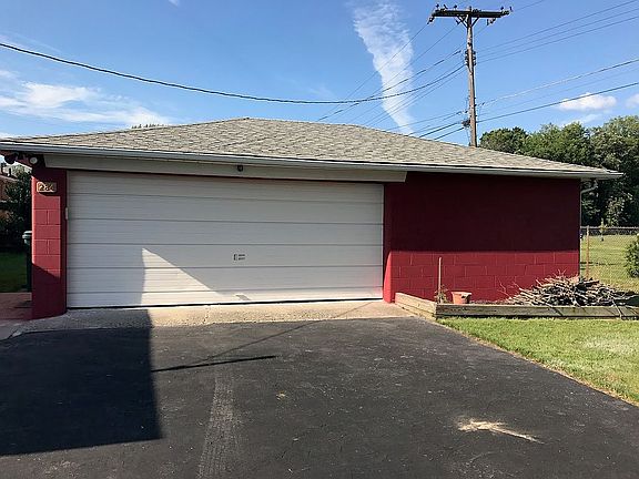 4th image of 284 Topsfield Rd