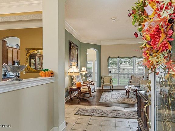 4th image of 10973 Crichton Ct