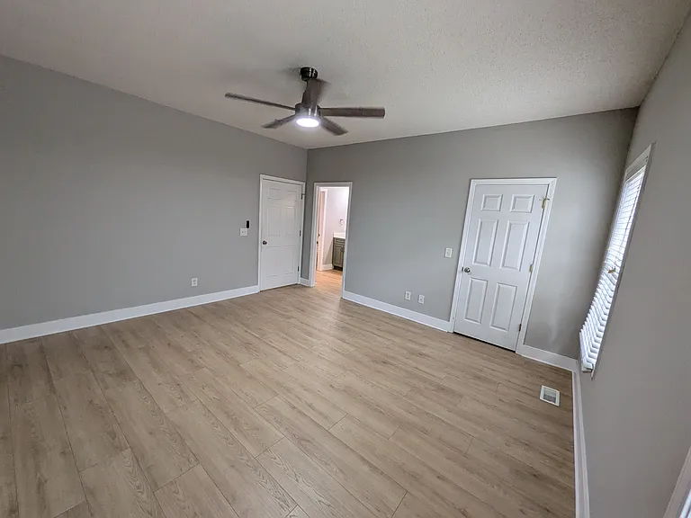 475 Crestview Rd — Photo 22