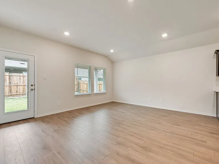 3405 Marie Dr — Photo 4