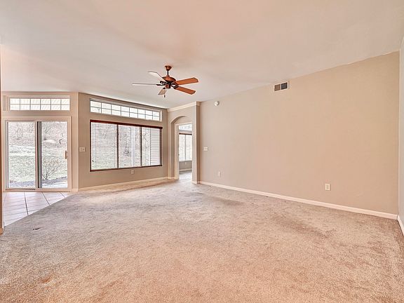 5th image of 458 Pinnacle Way