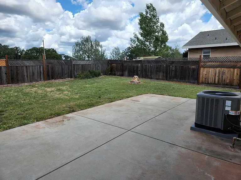 8121 Quartz Ln — Photo 5