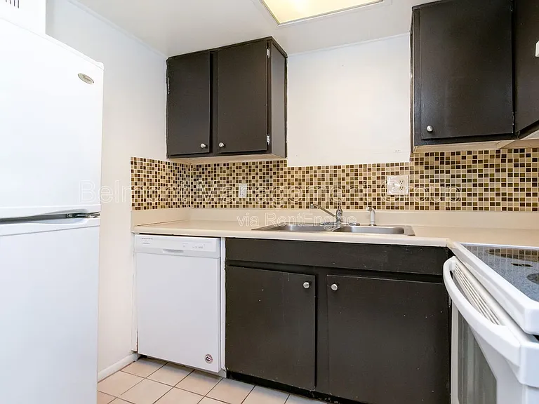 944 Lake Destiny Rd #F — Photo 6